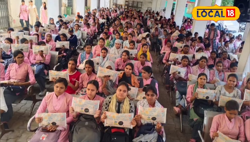 बेटियों की पढ़ाई नहीं बनेगी बोझ! कॉलेज एडमिशन के साथ मिलेंगी 11 तरह की स्कॉलरशिप, फ्री में होगी पढ़ाई