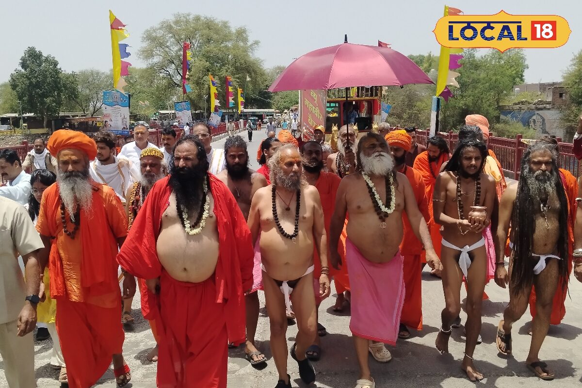 गंगा दशहरा पर उज्जैन में दिखी मिनी कुंभ की झलक, नागा साधुओं की पेशवाई में उमड़ा आस्था का सैलाब