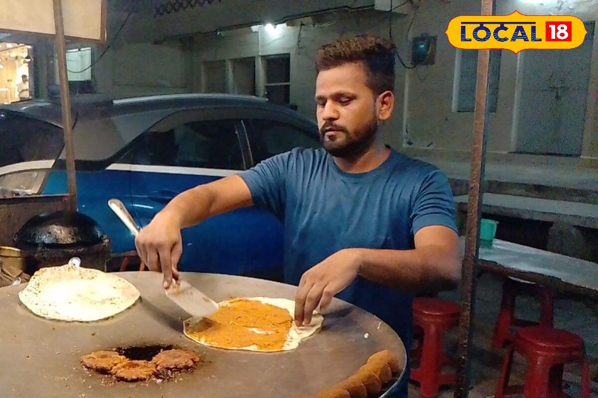 मिर्जापुर की इस शॉप पर रवि तैयार करते हैं 16 प्रकार का कवाब पराठा, दुकान खुलते ही खाने वालों की लग जाती है भीड़, जाने रेसिपी