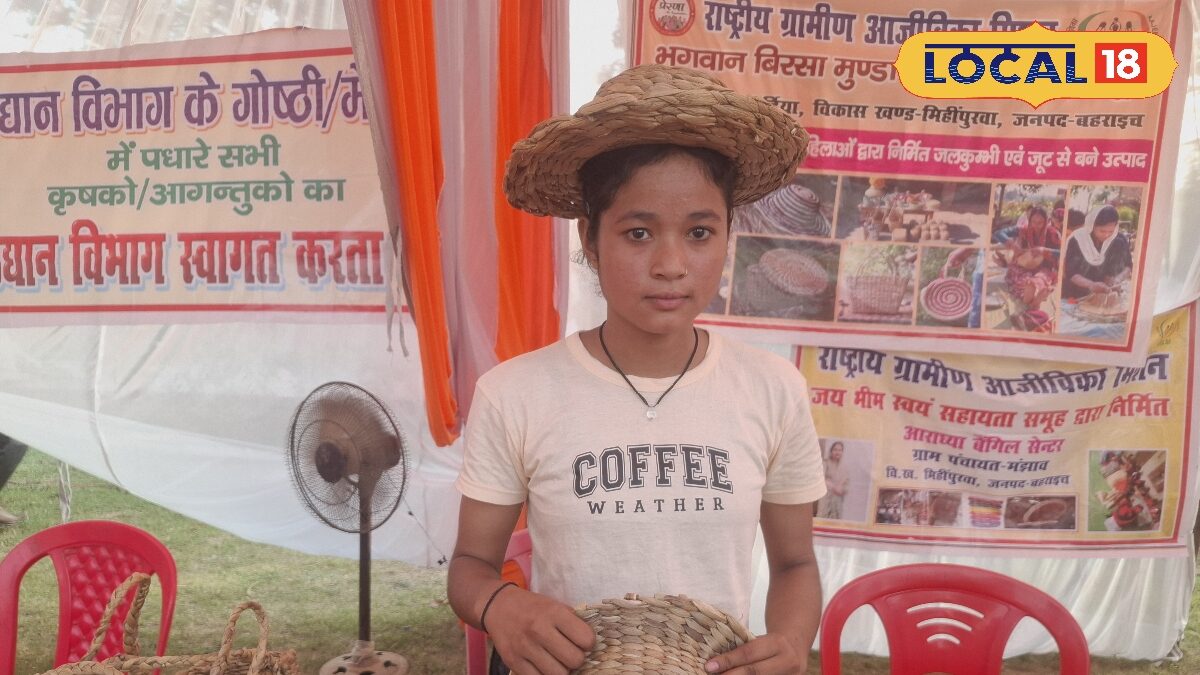 नदी की जलकुंभी से बहराइच में थारू जनजाति की महिलाएं बना रहीं गर्मी से बचने वाली टोपी, मूंज घास से तैयार कर रहीं सजावट के सामान नदी की जलकुंभी से बहराइच में थारू जनजाति की महिलाएं बना रहीं गर्मी से बचने वाली टोपी, मूंज घास से तैयार कर रहीं सजावट के सामान