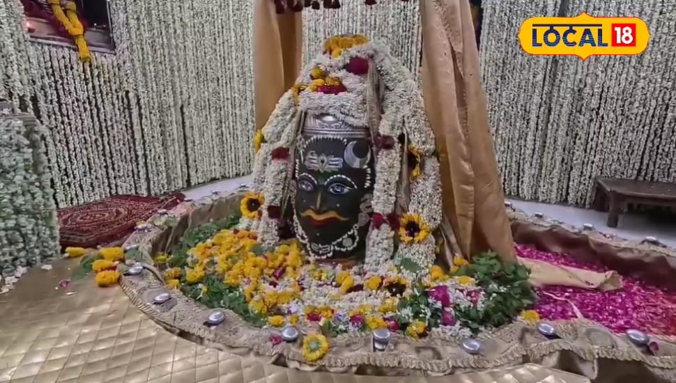 ज्येष्ठ की तपिश में महाकाल को अर्पित हुई शीतल भक्ति, जयपुर के श्रद्धालुओं ने मोगरे से सजाया दरबार