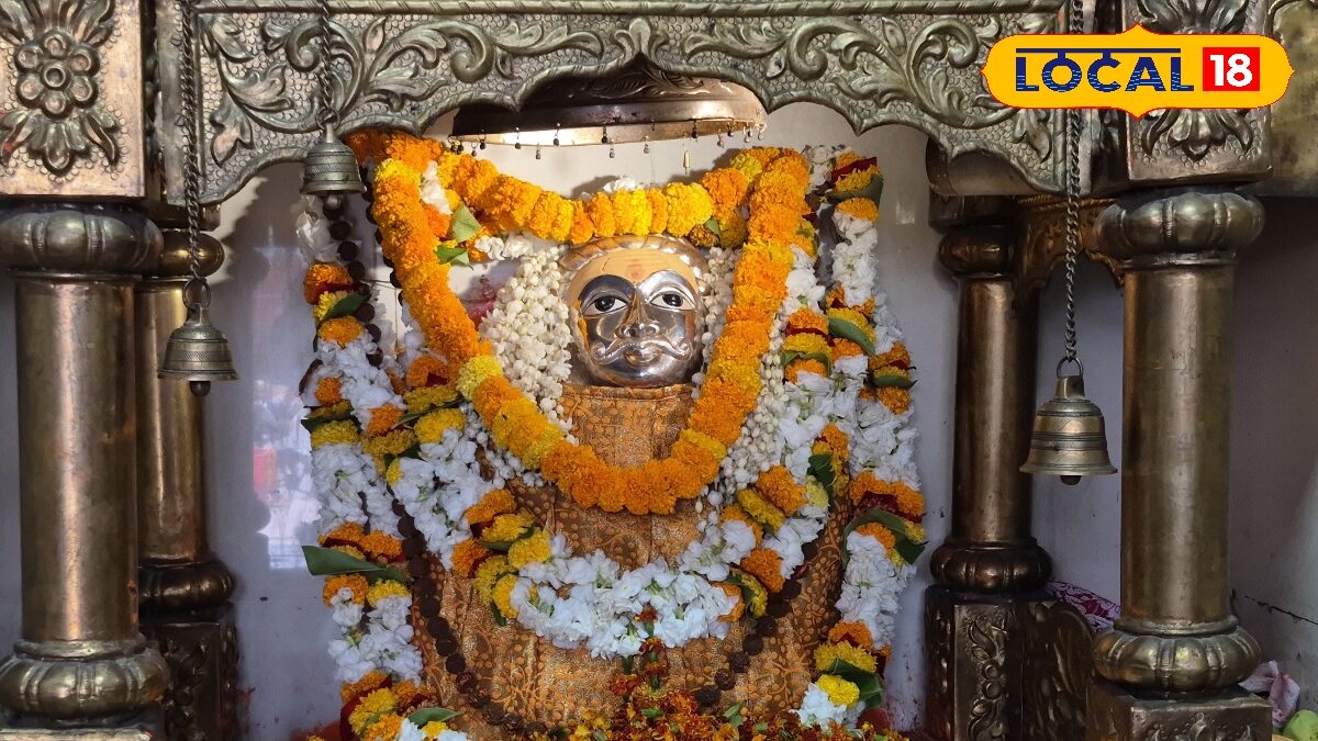 चंदौली का बाबा ताड़केश्वर नाथ मंदिर, जहां मनोकामना पूरी होने पर भक्त बांधते हैं घंटा चंदौली का बाबा ताड़केश्वर नाथ मंदिर, जहां मनोकामना पूरी होने पर भक्त बांधते हैं घंटा