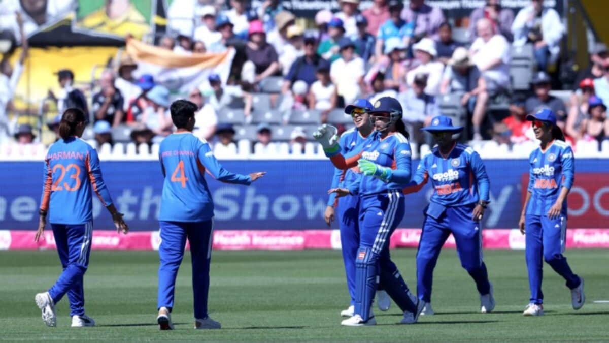 क्या सिर्फ फील्डिंग से हार गई महिला टीम, बल्लेबाजों के एप्रोच पर सवाल क्यों नहीं, फटाफट फॉर्मेट के लिए फार्मूला बदलना जरूरी क्या सिर्फ फील्डिंग से हार गई महिला टीम, बल्लेबाजों के एप्रोच पर सवाल क्यों नहीं, फटाफट फॉर्मेट के लिए फार्मूला बदलना जरूरी