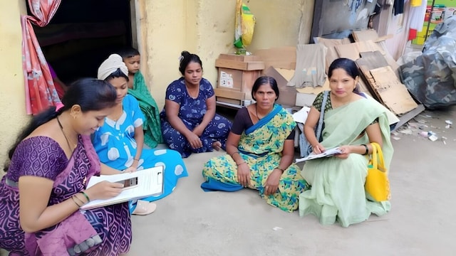 Ladki Bahin Yojana: लाड़की बहन योजना में बड़ा गड़बड़झाला, 16 हजार पुरुष को मिल  रहा था पैसा, लखपति महिलाएं भी ले रही थी लाभ - News18 हिंदी