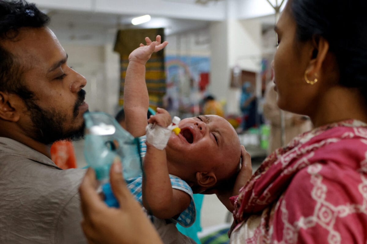 बांग्लादेश में मोहम्मद यूनुस ने फैलाया रायता, तारिक रहमान से साफ करते नहीं बन रहा, बच्चों की जान दांव पर लगी