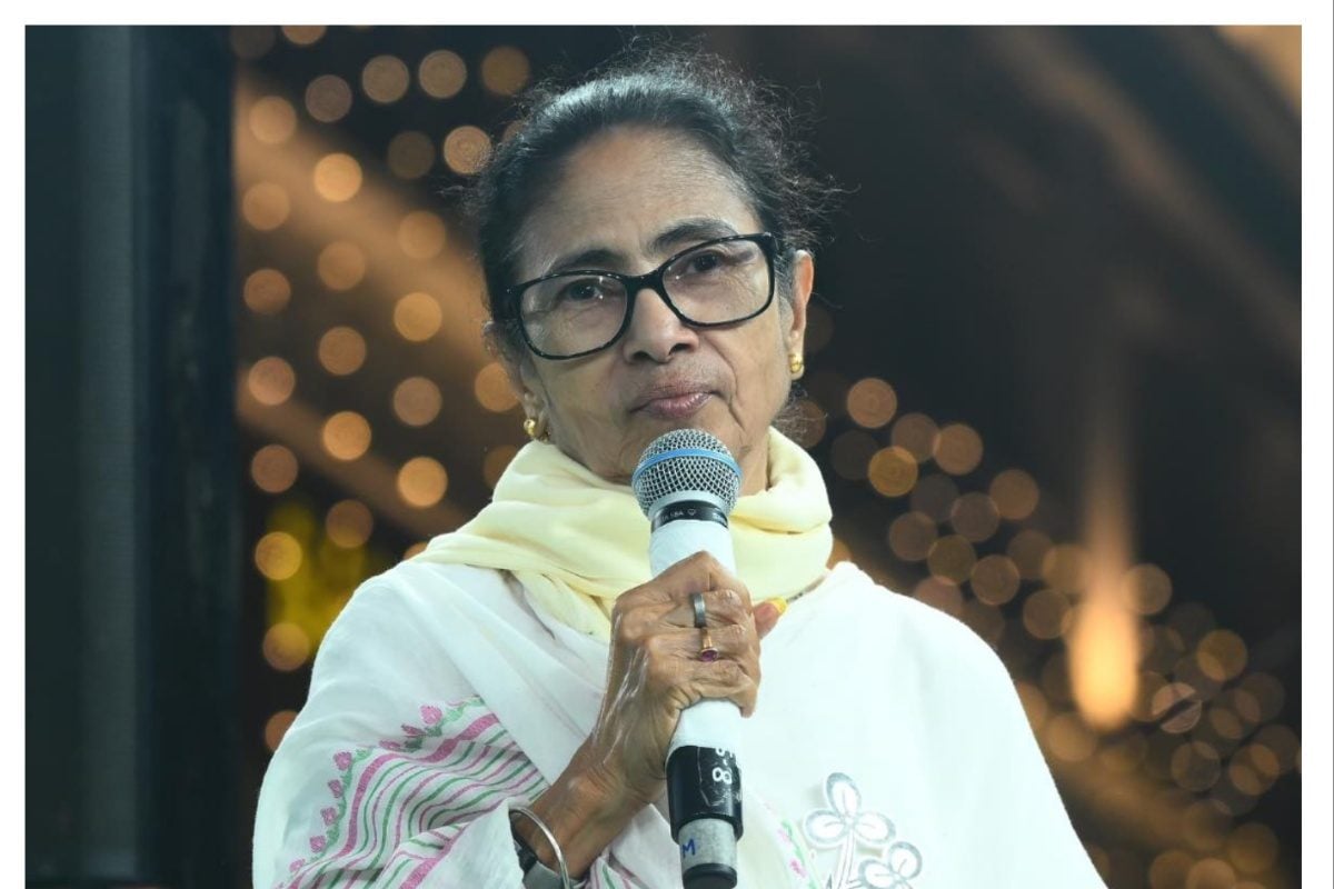 ममता बनर्जी अपनी सीट से जीत रही या हार रही हैं?