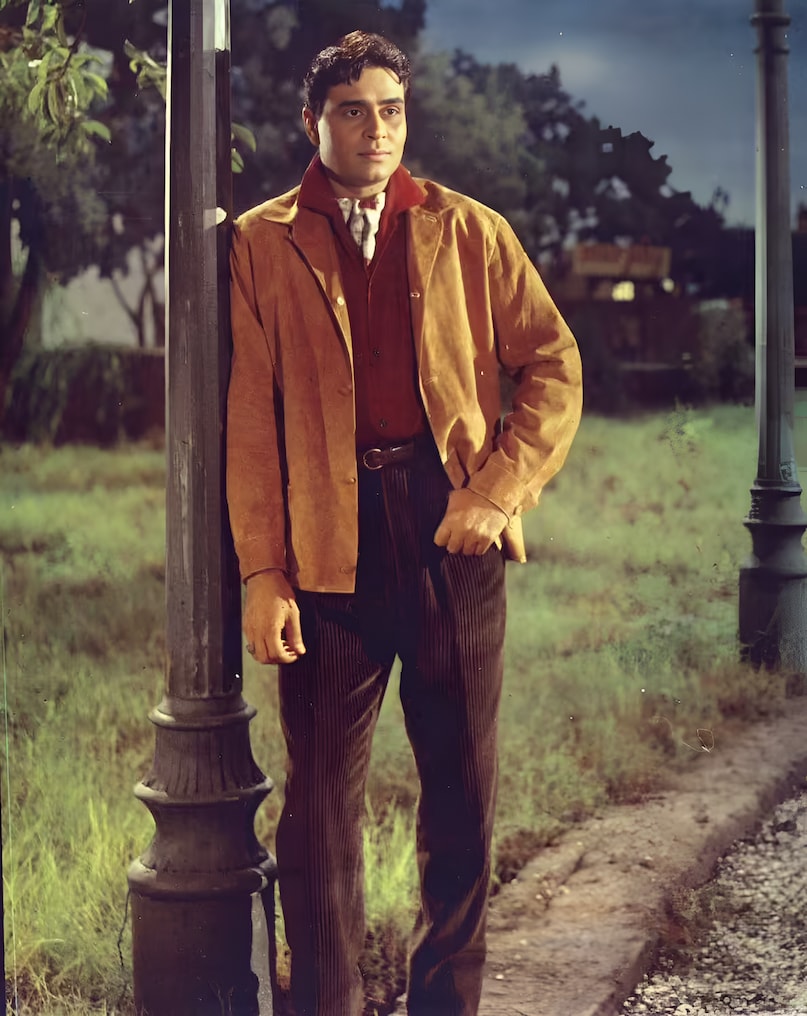 Rajesh Khanna Superstardom, Rajendra Kumar Jubilee King, 70s Bollywood Rivalry, Box Office Clash 1970s, Indian Cinema Superstars, राजेश खन्ना का जादू, राजेंद्र कुमार जुबली कुमार, 70 के दशक की प्रतिद्वंद्विता, बॉक्स ऑफिस मुकाबला, बॉलीवुड सुपरस्टार्स का दौर