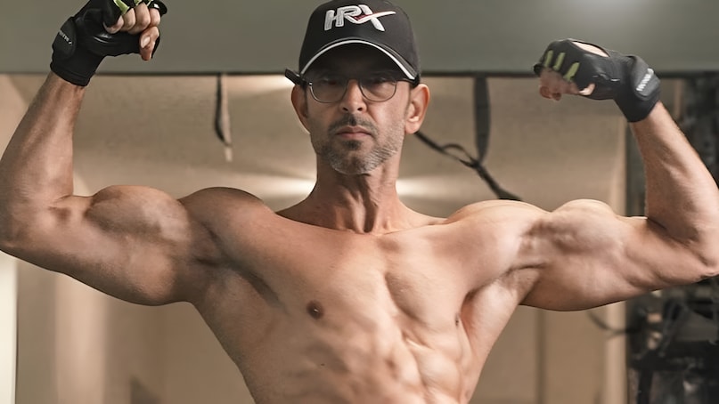 Hrithik Roshan Box Office Records, Bollywood Superhero Krrish, Hrithik Roshan Blockbuster Movies, Greek God of Bollywood, Hrithik Roshan Career Journey, ऋतिक रोशन बॉक्स ऑफिस रिकॉर्ड, बॉलीवुड सुपरहीरो कृष, ऋतिक रोशन ब्लॉकबस्टर फिल्में, बॉलीवुड के ग्रीक गॉड, ऋतिक रोशन करियर का सफर