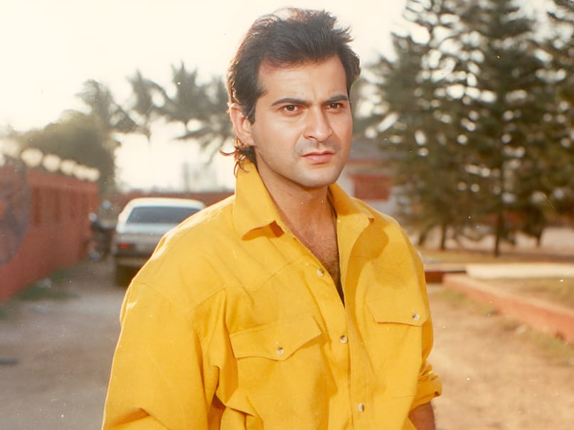 Sanjay Kapoor Career Analysis, Raja Movie Blockbuster 1995, Sanjay Kapoor Rejected Tere Naam, Salman Khan Success Story, संजय कपूर और तेरे नाम की भूल, फिल्म राजा की सफलता, संजय कपूर, सलमान खान, तेरे नाम