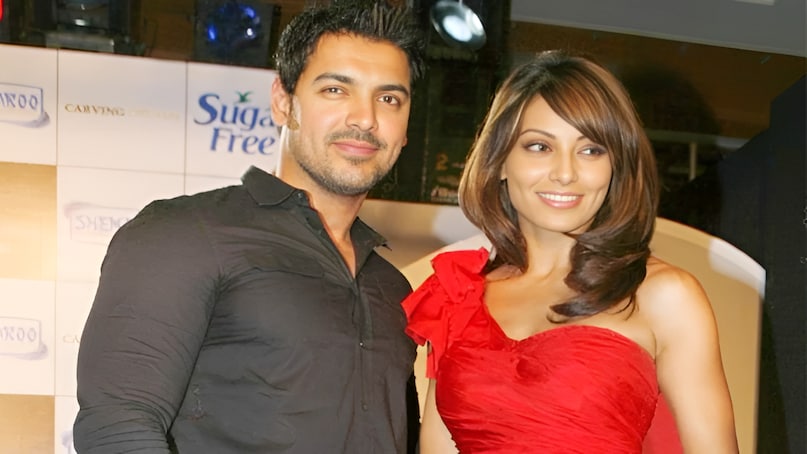 John Abraham Bipasha Basu Breakup, Dhan Dhana Dhan Goal Last Movie, John Bipasha Relationship Timeline, Bollywood Hottest Couple Split, Vivek Agnihotri Goal Movie 2007, जॉन अब्राहम बिपाशा बसु ब्रेकअप, धन धना धन गोल आखिरी फिल्म, जॉन बिपाशा रिश्ता और फिल्में, बॉलीवुड की सबसे मशहूर जोड़ी, विवेक अग्निहोत्री फिल्म गोल 2007