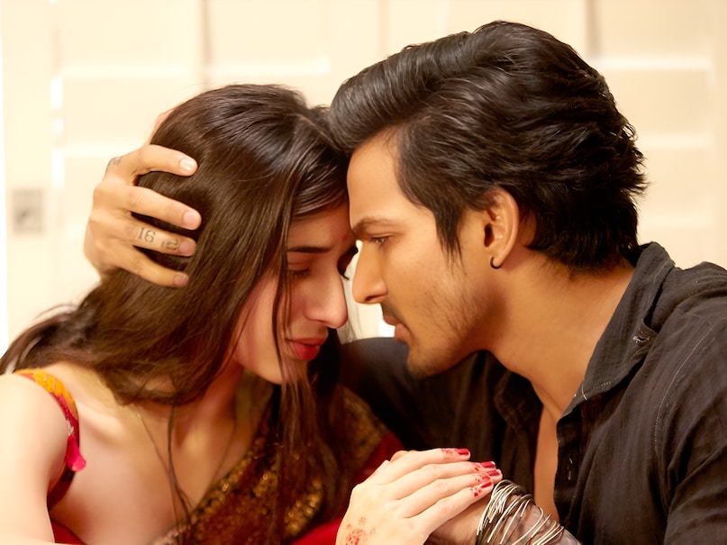 Sanam Teri Kasam Re Release 2025, Harshvardhan Rane Mawra Hocane, Saif Ali Khan Sanam Teri Kasam 2009, Cult Classic Bollywood Romance, Sanam Teri Kasam Box Office Collection, सनम तेरी कसम री रिलीज 2025, हर्षवर्धन राणे मावरा होकेन फिल्म, सैफ अली खान सनम तेरी कसम 2009, बॉलीवुड कल्ट रोमांटिक फिल्में, सनम तेरी कसम बॉक्स ऑफिस