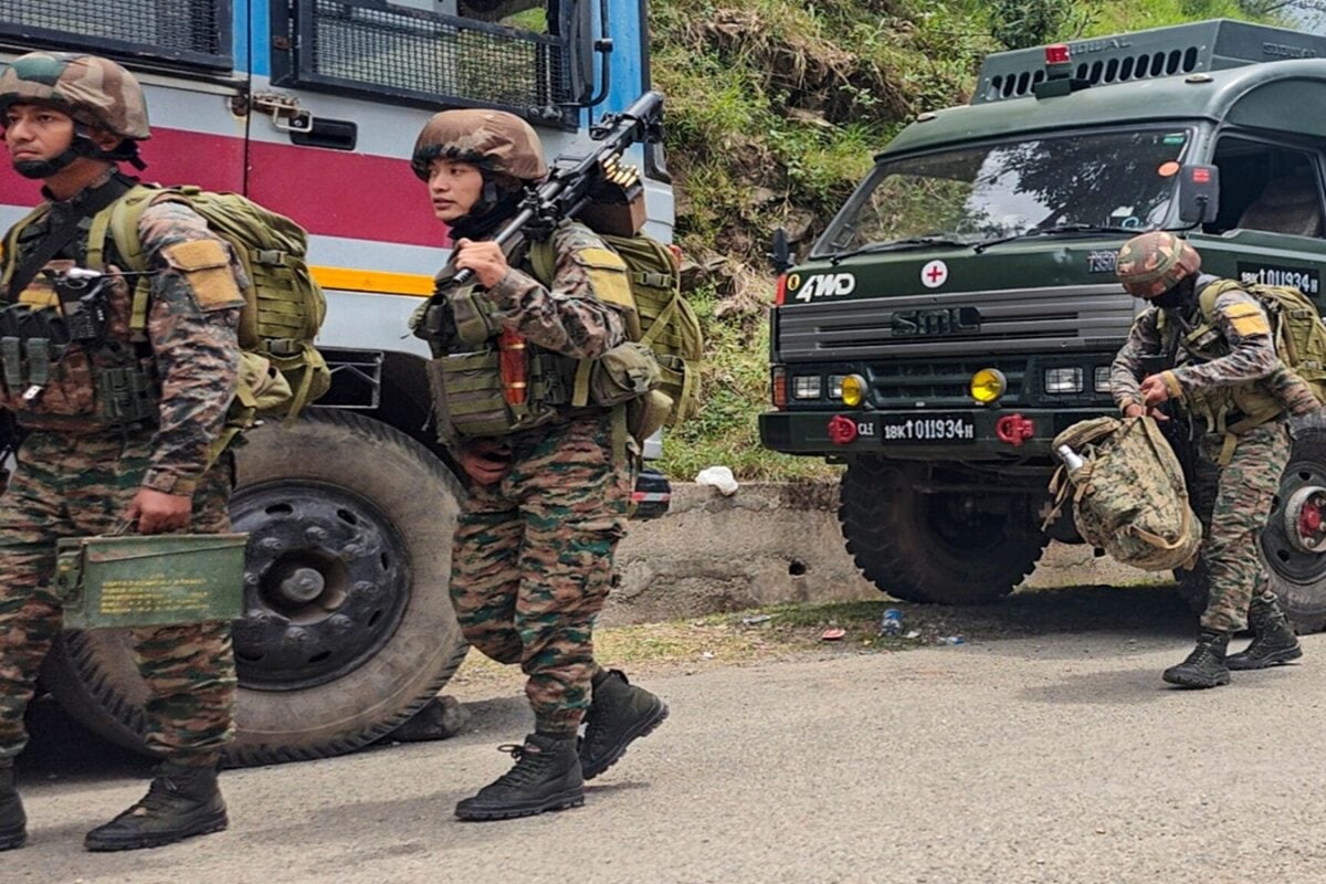 राजौरी में 'ऑपरेशन शेरूवाली' का 7वां दिन, मौत के जाल में फंसे आतंकी, पैरा कमांडोज का बड़ा धावा!