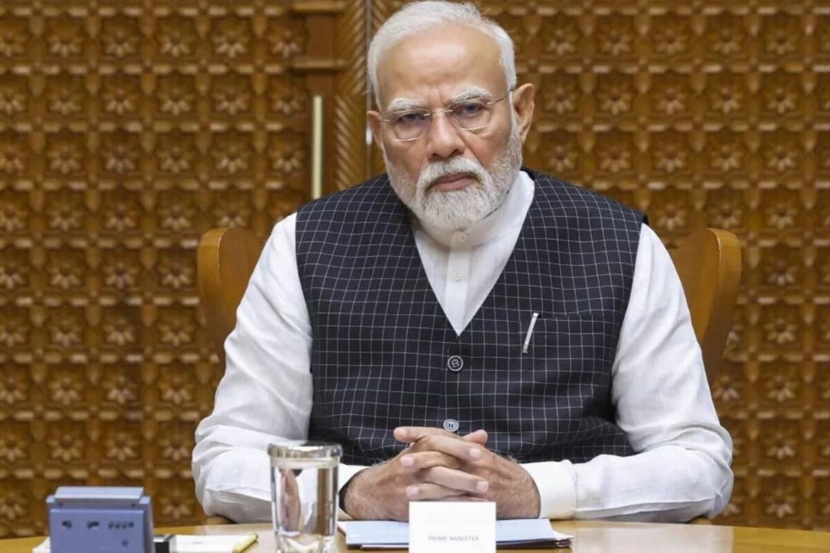 पीएम मोदी की बेंगलुरु यात्रा के दौरान सुरक्षा में चूक पर एक्शन, काफिले के रूट पर मिले जिलेटिन स्टिक, 6 पुलिसवाले सस्पेंड
