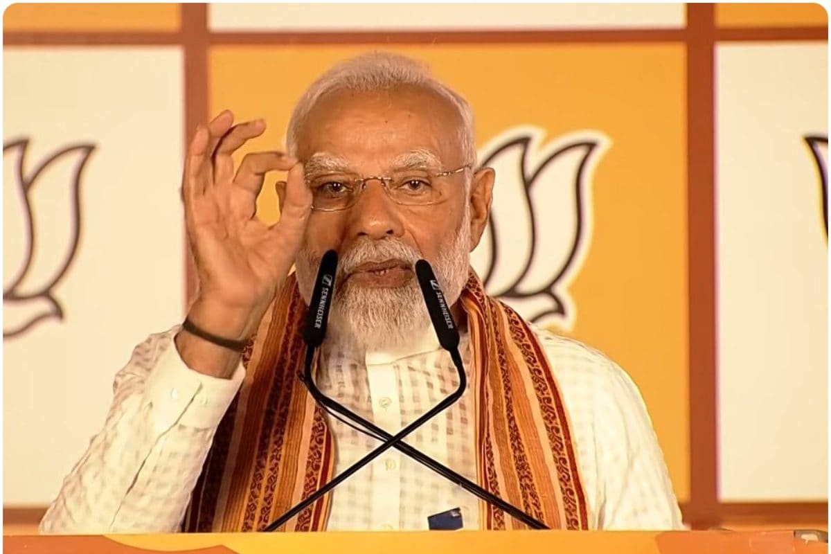 कैसे ईंट से ईंट जोड़कर बीजेपी ने भेदा बंगाल में ममता बनर्जी का अभेद्य किला?