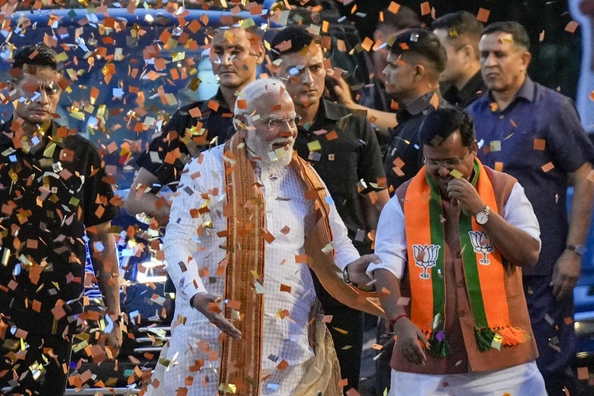 OPINION : वो माला जो मेडल बन गई, नितिन नवीन ने कैसे बदल दी पश्चिम बंगाल की राजनीतिक तासीर