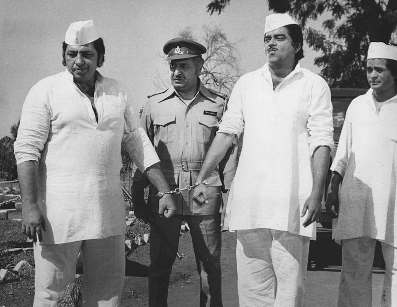 Amjad Khan, Sholay actor amjad khan family, when underworld want to help amjad khan family, Gabbar Singh underworld connection, Amjad Khan son Shadaab Khan, Rakesh Roshan, Karan Johar, Hrithik Roshan, अमजद खान, अंडरवर्ल्ड, हिंदी सिनेमा मेकर्स