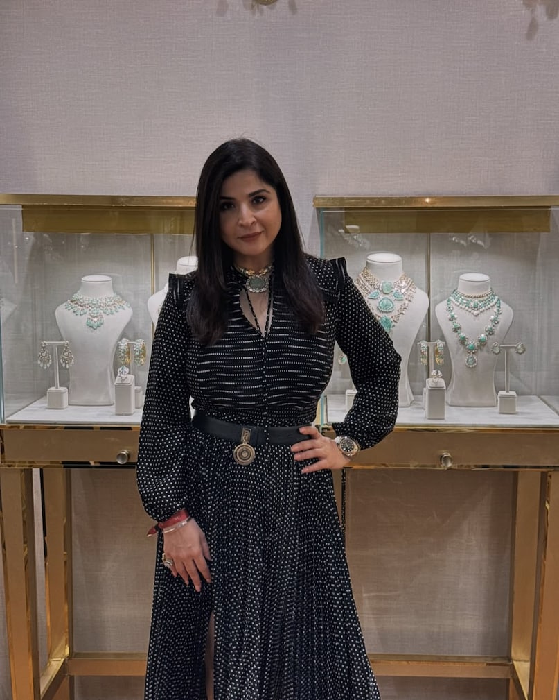 maheep Kapoor, Superflop hero beautiful wife, Sanjay Kapoor wife maheep Kapoor, maheep Kapoor age, maheep Kapoor Tyaani Fine, what is Tyaani Fine, maheep kapoor acting debut, Fabulous Lives of Bollywood Wives, महीप कपूर, सुपरफ्लॉप हीरो खूबसूरत पत्नी, संजय कपूर की पत्नी महीप कपूर, महीप कपूर की उम्र, महीप कपूर त्यानी फाइन, त्यानी फाइन क्या है, महीप कपूर का एक्टिंग डेब्यू