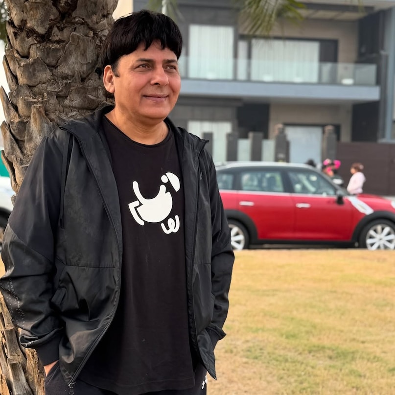 comedian sudesh lehri, sudesh lehri life story, sudesh lehri career, sudesh lehri personal life, Sudesh Lehri graveyard incident, Sudesh Lehri poverty to stardom, Sudesh Lehri struggle days, How Sudesh Lehri became famous, sudesh lehri struggle story, sudesh lehri age, सुदेश लहरी की कहानी, किस महिला को श्मशान घाट से घर लाए थे सुदेश लहरी, सुदेश लहरी के कैसे पलटे दिन