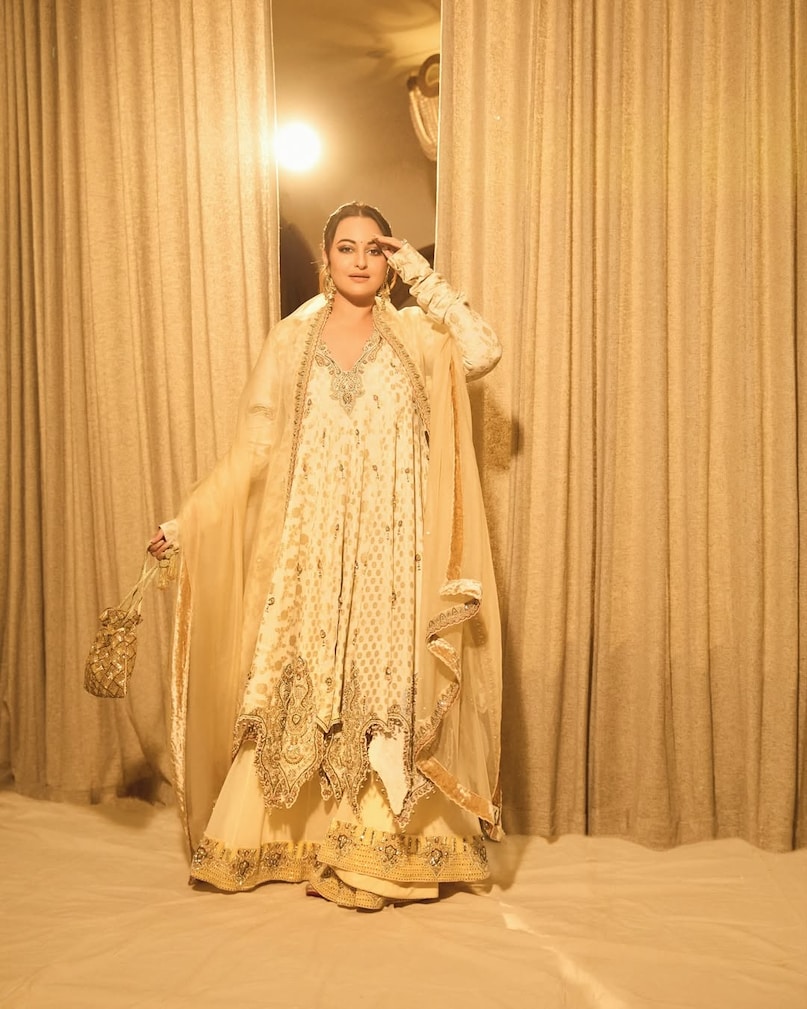Sonakshi Sinha, Shatrughan Sinha, Sonakshi Sinha latest interview, Shatrughan Sinha not give Sonakshi Sinha shortcut to stardom, Sonakshi Sinha starkid, Sonakshi Sinha said her father is very Soft, शत्रुघ्न सिन्हा, शत्रुघ्न सिन्हा, सोनाक्षी सिन्हा का ताजा इंटरव्यू, शत्रुघ्न सिन्हा ने नहीं दिया सोनाक्षी सिन्हा को स्टारडम का शॉर्टकट, सोनाक्षी सिन्हा स्टारकिड