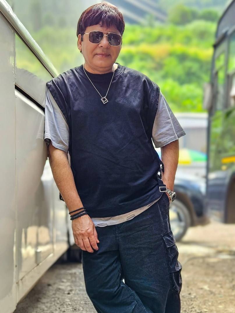 comedian sudesh lehri, sudesh lehri life story, sudesh lehri career, sudesh lehri personal life, Sudesh Lehri graveyard incident, Sudesh Lehri poverty to stardom, Sudesh Lehri struggle days, How Sudesh Lehri became famous, sudesh lehri struggle story, sudesh lehri age, सुदेश लहरी की कहानी, किस महिला को श्मशान घाट से घर लाए थे सुदेश लहरी, सुदेश लहरी के कैसे पलटे दिन