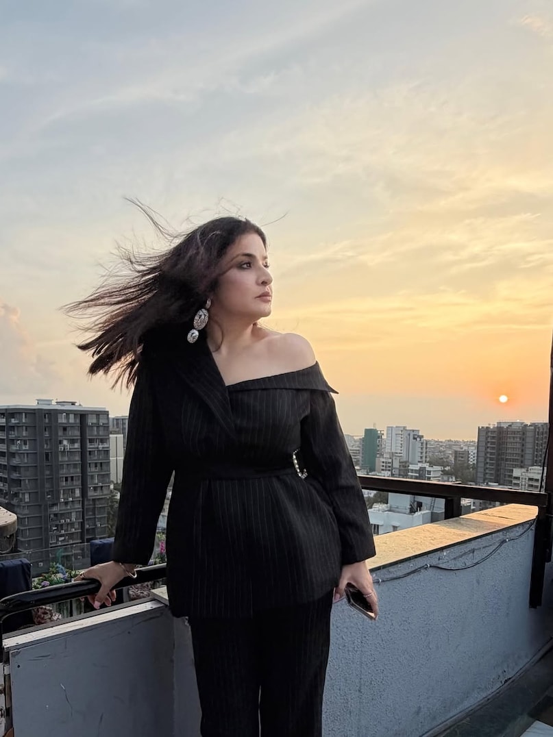 maheep Kapoor, Superflop hero beautiful wife, Sanjay Kapoor wife maheep Kapoor, maheep Kapoor age, maheep Kapoor Tyaani Fine, what is Tyaani Fine, maheep kapoor acting debut, Fabulous Lives of Bollywood Wives, महीप कपूर, सुपरफ्लॉप हीरो खूबसूरत पत्नी, संजय कपूर की पत्नी महीप कपूर, महीप कपूर की उम्र, महीप कपूर त्यानी फाइन, त्यानी फाइन क्या है, महीप कपूर का एक्टिंग डेब्यू