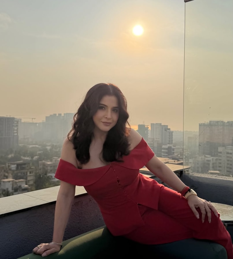 maheep Kapoor, Superflop hero beautiful wife, Sanjay Kapoor wife maheep Kapoor, maheep Kapoor age, maheep Kapoor Tyaani Fine, what is Tyaani Fine, maheep kapoor acting debut, Fabulous Lives of Bollywood Wives, महीप कपूर, सुपरफ्लॉप हीरो खूबसूरत पत्नी, संजय कपूर की पत्नी महीप कपूर, महीप कपूर की उम्र, महीप कपूर त्यानी फाइन, त्यानी फाइन क्या है, महीप कपूर का एक्टिंग डेब्यू