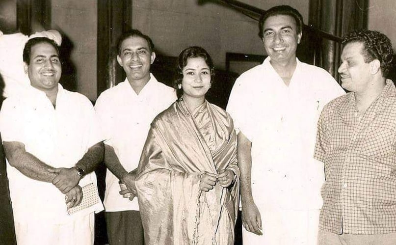 talat mahmood, talat mahmood Death anniversary, Itna Na Mujhe Pyaar Badha Singer talat mahmood, Talat Mehmood hit Songs, talat mahmood ghazals, talat mahmood jayen to jayen kahan, talat Mahmood family, तलत महमूद, तलत महमूद की पुण्यतिथि, इतना ना मुझे प्यार बढ़ा गायक तलत महमूद, तलत महमूद के हिट गाने, तलत महमूद की गजलें, तलत महमूद जाएं तो जाएं कहां, तलत महमूद परिवार