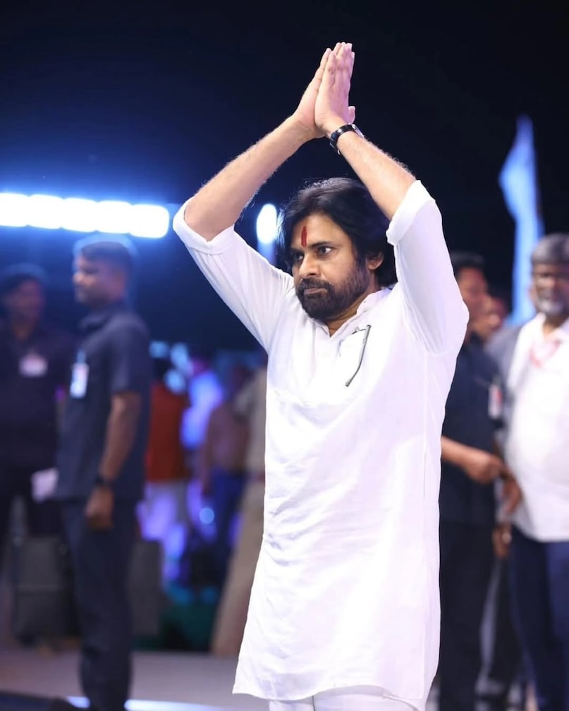 Pawan Kalyan, Pawan Kalyan Health Update, Pawan Kalyan Undergo Another Surgery For Rotator Cuff Injury, what is Rotator Cuff Injury, Pawan Kalyan movies, what happened to pawan kalyan which surgery, pawan kalyan surgery in which hospital, पवन कल्याण, पवन कल्याण स्वास्थ्य अपडेट, पवन कल्याण को रोटेटर कफ चोट के लिए एक और सर्जरी से गुजरना पड़ा, रोटेटर कफ चोट क्या है, पवन कल्याण फिल्में, पवन कल्याण को क्या हुआ कौन सी सर्जरी, पवन कल्याण की सर्जरी किस अस्पताल में हुई