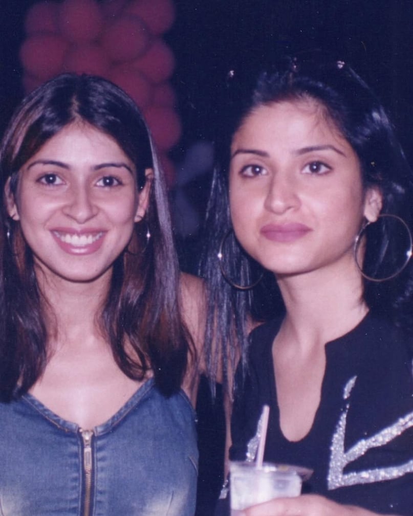 chunky pandey wife, Bhavna Pandey, chunky pandey supporting career, chunky pandey movie career, what does chunky pandey's wife do, who is ananya pandey's mother, bhavna pandey young, bhavna pandey age, चंकी पांडे की पत्नी, भावना पांडे, चंकी पांडे का सहायक करियर, चंकी पांडे का फिल्मी करियर, चंकी पांडे की पत्नी क्या करती हैं, अनन्या पांडे की मां कौन हैं, भावना पांडे छोटी, भावना पांडे की उम्र