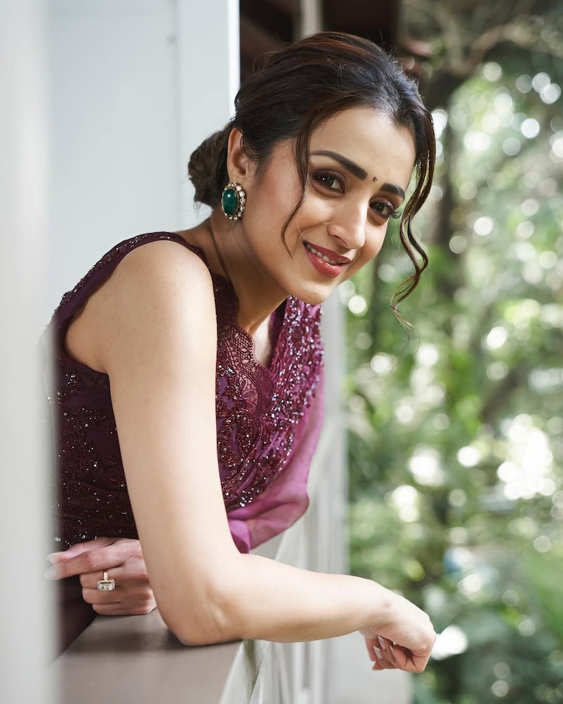 Trisha Krishnan, Trisha Krishnan Movies, Trisha Krishnan age, Trisha Krishnan childhood, Trisha Krishnan how became Film superstar, Trisha Krishnan wanted to study criminal psychology, trisha krishnan vijay oath ceremony, trisha Krishnan releationship, तृषा कृष्णन, तृषा कृष्णन फिल्में, तृषा कृष्णन की उम्र, तृषा कृष्णन का बचपन, तृषा कृष्णन फिल्म सुपरस्टार कैसे बनीं, तृषा कृष्णन आपराधिक मनोविज्ञान का अध्ययन करना चाहती थीं, तृषा कृष्णन विजय शपथ समारोह