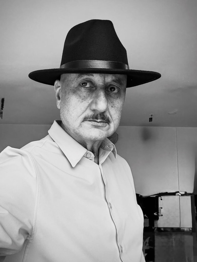 Anupam Kher struggles, Anupam Kher interview, Anupam Kher early life, sleeping on railway platforms, Mumbai struggling days, Saaransh breakthrough role, Bollywood success story, mental health and depression
