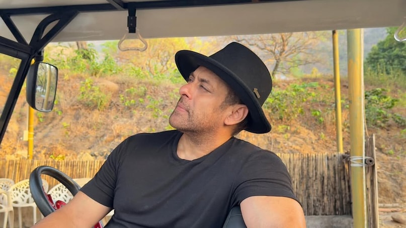 Salman Khan, Salman Khan emotional, Salman Khan emotional on death of brother Sushil Kumar, Salman Khan Post, Salman Khan Post on death, Salman Khan friend Sushil Kumar सलमान खान, भाई सुशील कुमार के निधन पर भावुक हुए सलमान खान, सलमान खान हुए भावुक, सलमान खान की पोस्ट, मौत पर सलमान खान का पोस्ट, सलमान खान के दोस्त सुशील कुमार