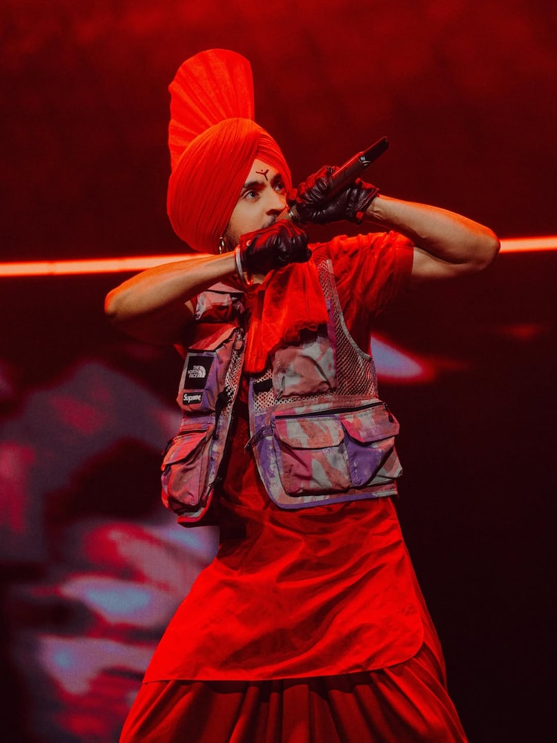 Diljit Dosanjh, Diljit Dosanjh News, Diljit Dosanjh will not join Punjab politics, Diljit Dosanjh denies appeal to be new face of Punjab, Diljit Dosanjh turns down appeal to join politics, दिलजीत दोसांझ, दिलजीत दोसांझ समाचार, दिलजीत दोसांझ पंजाब की राजनीति में शामिल नहीं होंगे, दिलजीत दोसांझ ने राजनीति में शामिल होने की अपील ठुकराई