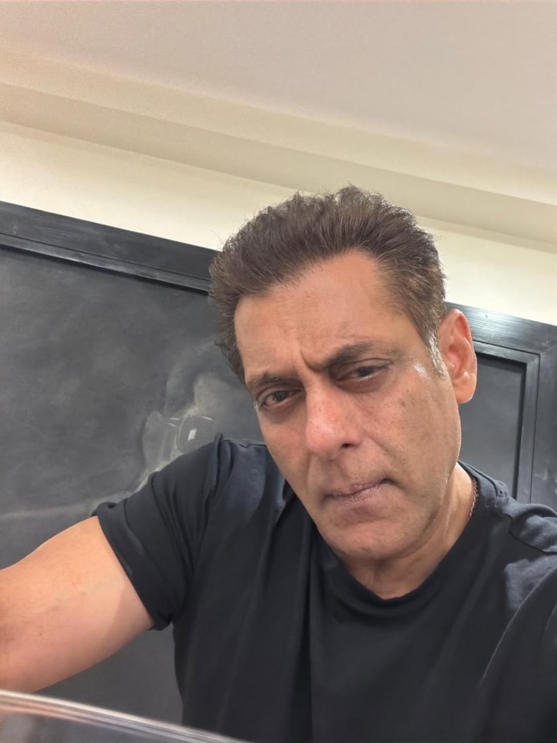Salman Khan, Salman Khan accepts apology from paparazzi, Salman Khan in success party of raja Shivaji, Salman Khan heated exchange outside hospital with paparazzi, why salman Khna angry on paparazzi, सलमान खान, सलमान खान ने पैपराजी की माफी स्वीकार की, राजा शिवाजी की सक्सेस पार्टी में सलमान खान, हॉस्पिटल के बाहर सलमान खान की पैपराजी से तीखी नोकझोंक, सलमान खान पैपराजी पर क्यों भड़के Salman Khan, Salman Khan accepts apology from paparazzi, Salman Khan in success party of raja Shivaji, Salman Khan heated exchange outside hospital with paparazzi, why salman Khna angry on paparazzi, सलमान खान, सलमान खान ने पैपराजी की माफी स्वीकार की, राजा शिवाजी की सक्सेस पार्टी में सलमान खान, हॉस्पिटल के बाहर सलमान खान की पैपराजी से तीखी नोकझोंक, सलमान खान पैपराजी पर क्यों भड़के