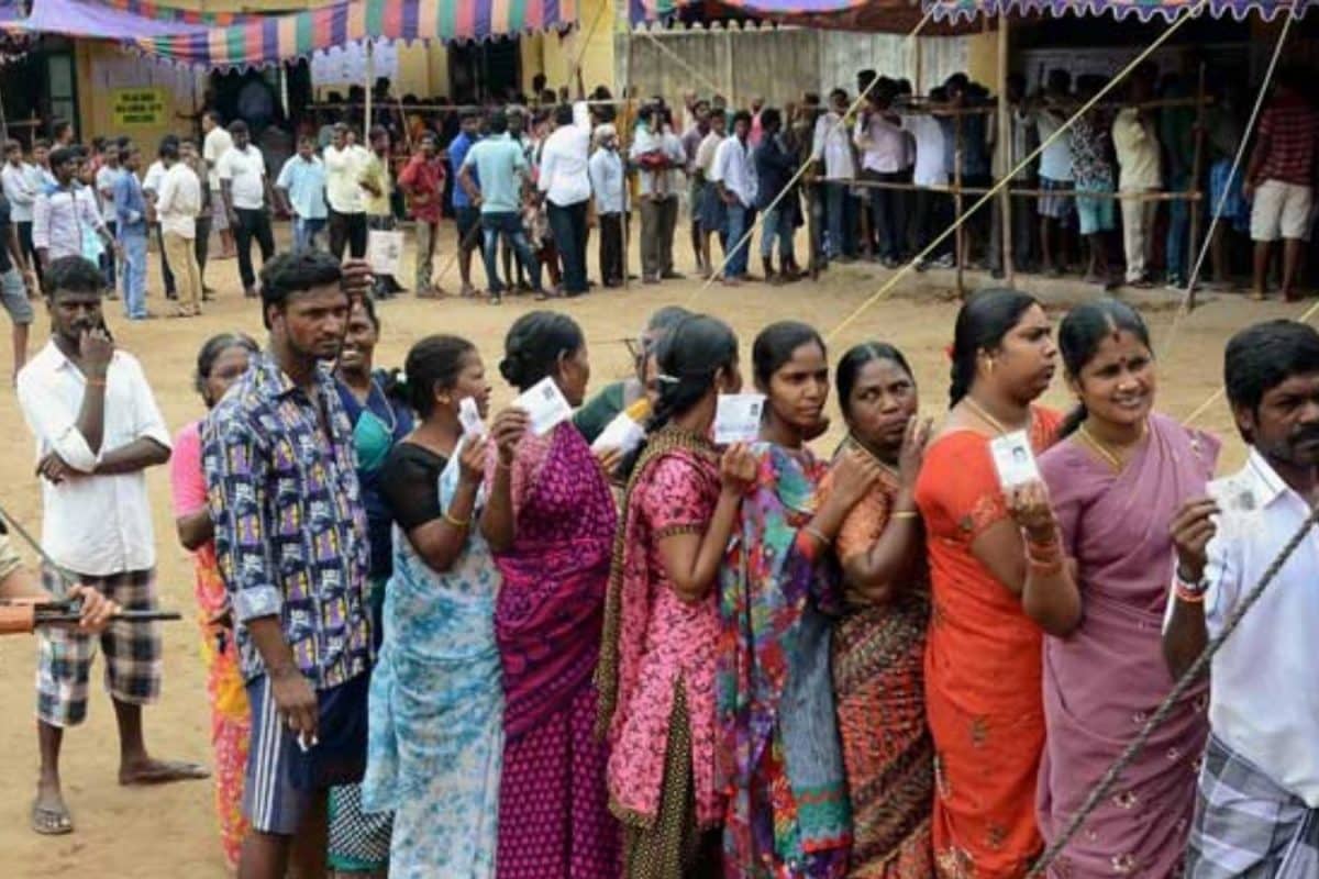 Fake voting exposed in Tamil Nadu: तमिलनाडु चुनाव में SIR 'बेकार'! भारत में वोट देकर भागते हुए पकड़ाए 25 विदेशी