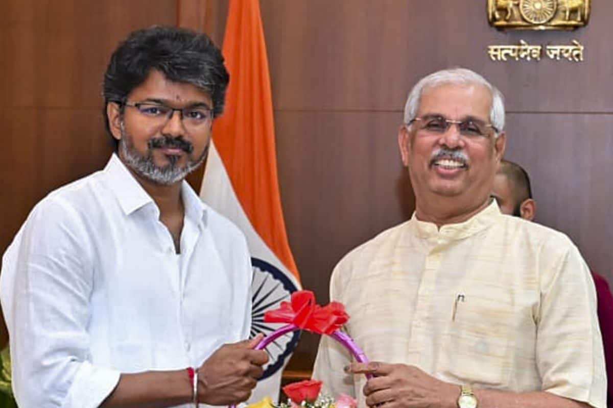 Vijay Thalapathy Oath Ceremony: तारीख 10 मई, दिन रविवार; थलापति विजय संग 9 मंत्रियों का लेंगे शपथ, काउंटडाउन शुरु