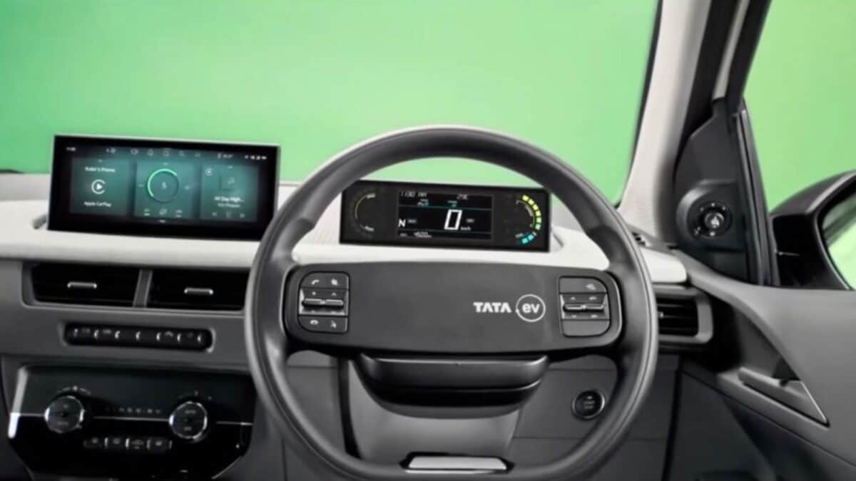 You will be surprised to see the cabin of the new Tata Tiago EV! Equipped with Dual Display and Premium Features