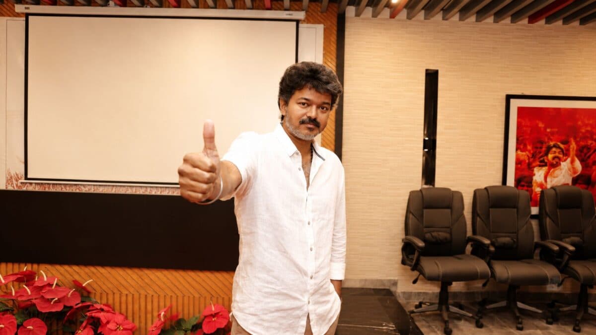 Thalapathy Vijay cabinet: थलापति विजय से कोई सीखे परंपरा तोड़ना! मंत्रिमंडल बनाने में जाति-धर्म नहीं केवल टैलेंट का दिखा कमाल Thalapathy Vijay cabinet: थलापति विजय से कोई सीखे परंपरा तोड़ना! मंत्रिमंडल बनाने में जाति-धर्म नहीं केवल टैलेंट का दिखा कमाल