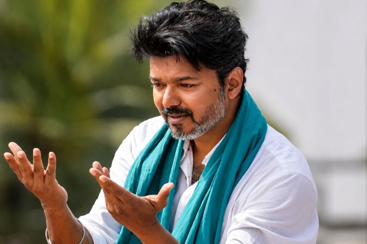 Thalapathy Vijay: PM मोदी ने 'संकट' का किया अलर्ट, तो थलापति विजय को सौगात में मिला 'महासंकट'; आंकड़े देखकर मुफ्त सोना और सिल्क साड़ी पाने का सपना होगा चकनाचूर!