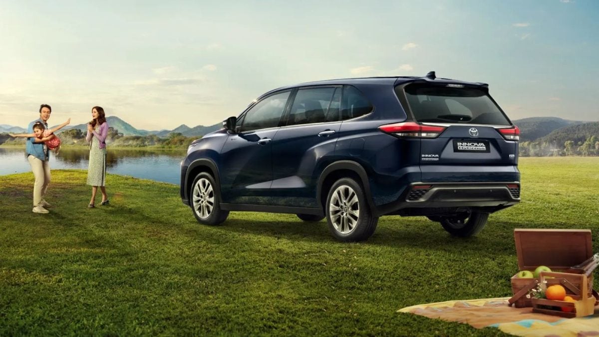 23 KM Mileage, Sunroof..Price ₹ 18.70 Lakh! People are buying this hybrid 7-seater in droves.