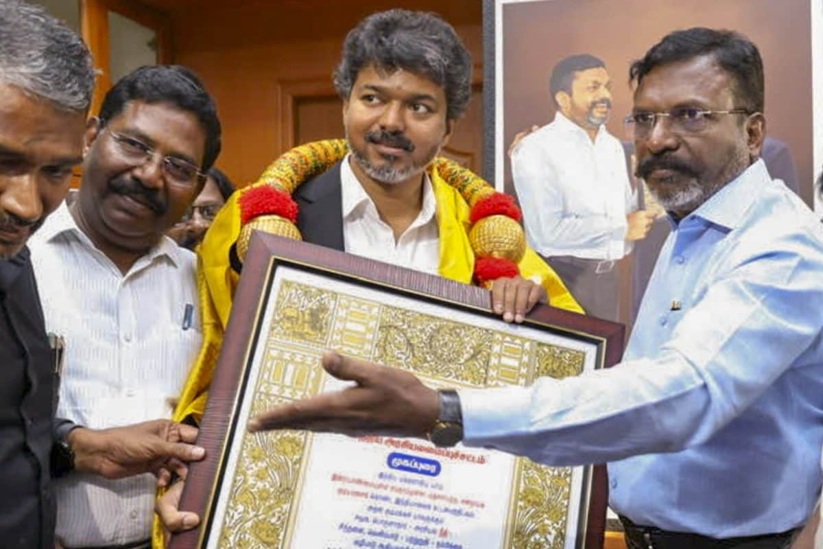 थलापति विजय का गजब दिमाग, एक झटके में बदल दिया खेल, चाहकर भी DMK-AIDMK नहीं बिगाड़ पाएंगी TVK का गेम