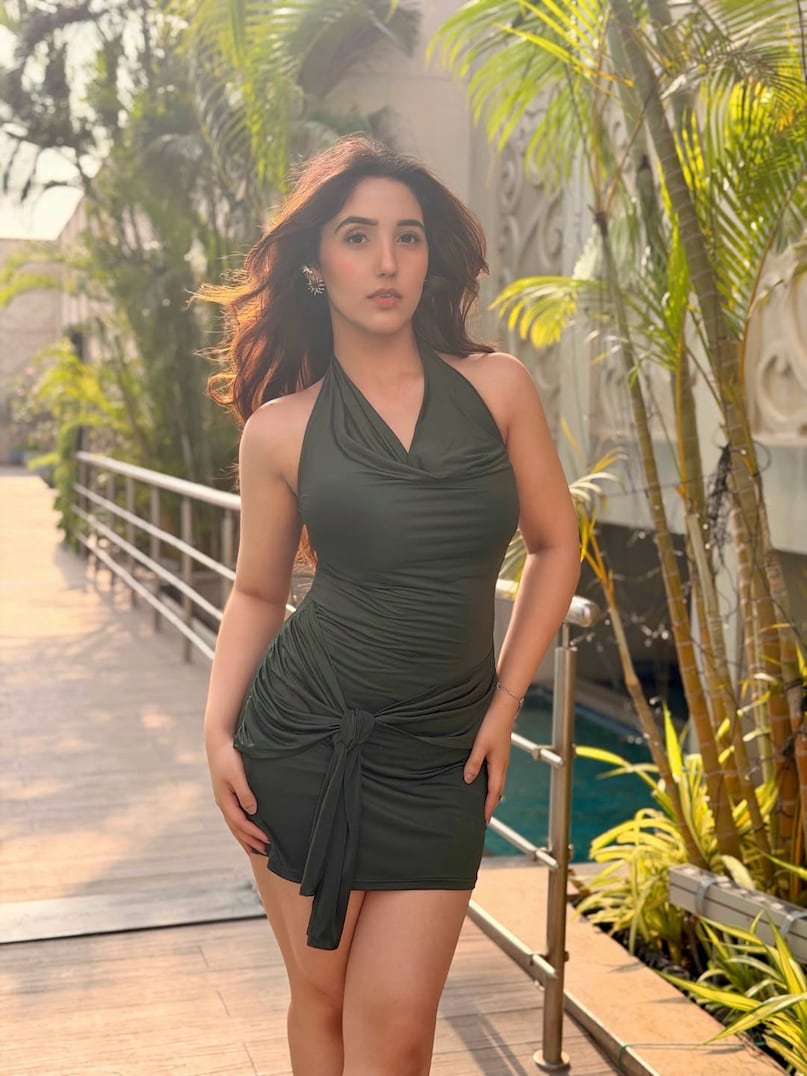 actress work pressure, actress ashnoor kaur, ashnoor kaur life story, ashnoor kaur age, ashnoor kaur eating hormonal disorder, ashnoor kaur struggle, bigg boss famed actress spills pain, ashnoor kaur birthday, ashnoor kaur husband, ashnoor kaur