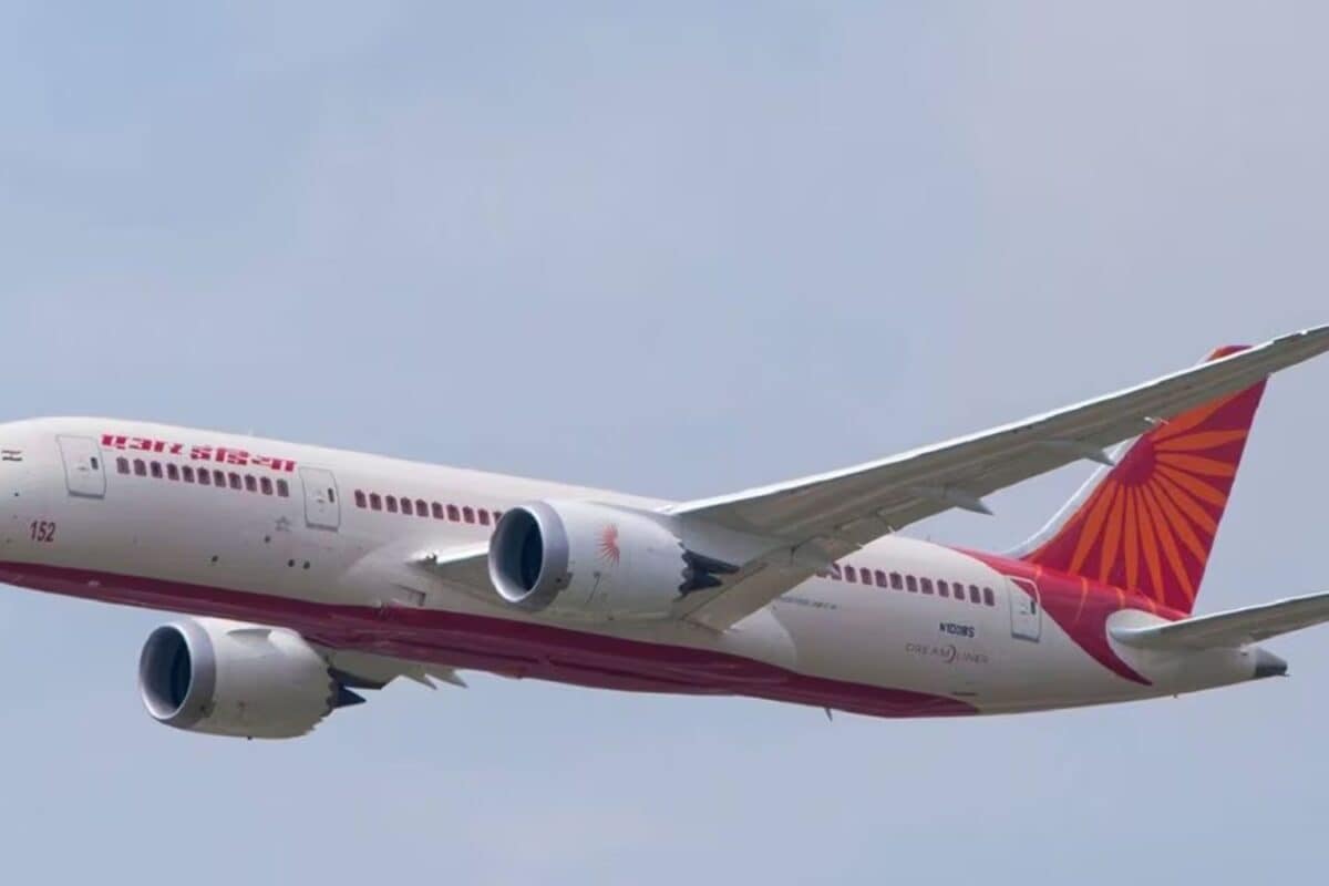 हवा में लटकी 250 यात्रियों की जान, टक्कर रोकने वाला सिस्टम खराब, 9 घंटे बाद सुरक्षित उतरा विमान