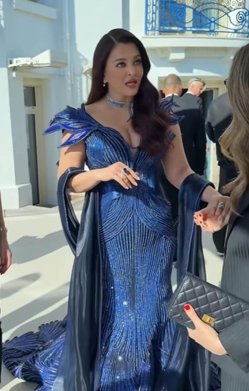 Madhuri Dixit, Aishwarya Rai, Aishwarya Rai cannes look trolling, Madhuri Dixit defends Aishwarya Rai, Aishwarya Rai Madhuri Dixit , माधुरी दीक्षित, ऐश्वर्या राय 