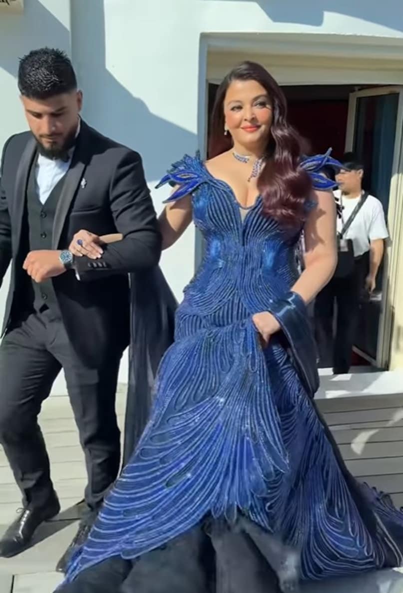 Madhuri Dixit, Aishwarya Rai, Aishwarya Rai cannes look trolling, Madhuri Dixit defends Aishwarya Rai, Aishwarya Rai Madhuri Dixit , माधुरी दीक्षित, ऐश्वर्या राय 