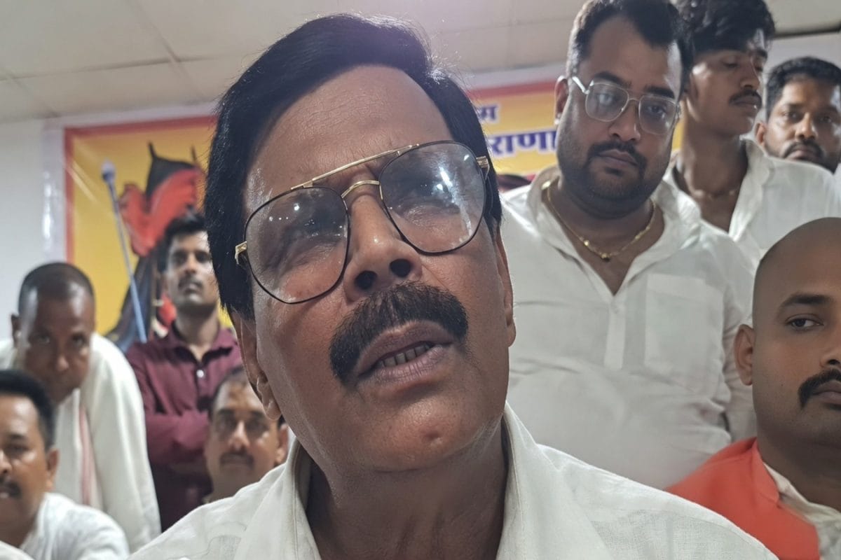 कोई आनंद मोहन के दर्द तो समझिये... 'अपनों' की बेरुखी से बाग़ी हुए बाहुबली' के सुर, जेडीयू के पलटवार के मायने