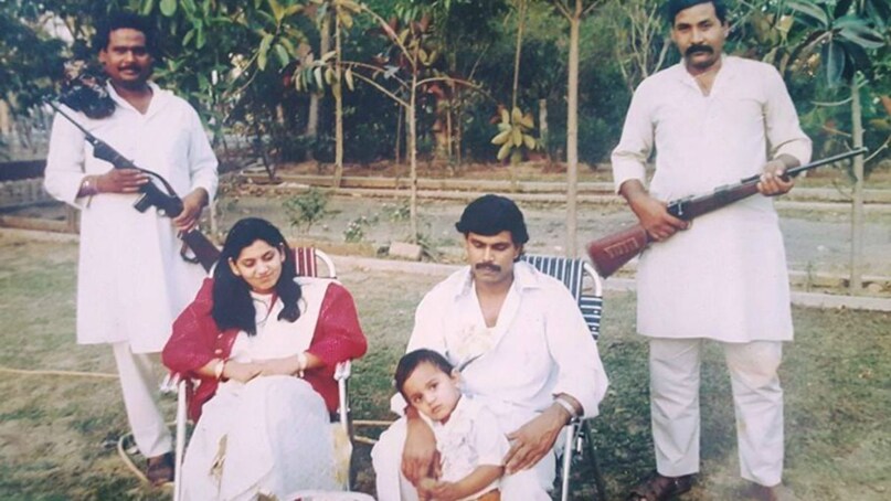 anand mohan with wife lovely and son chetan anand