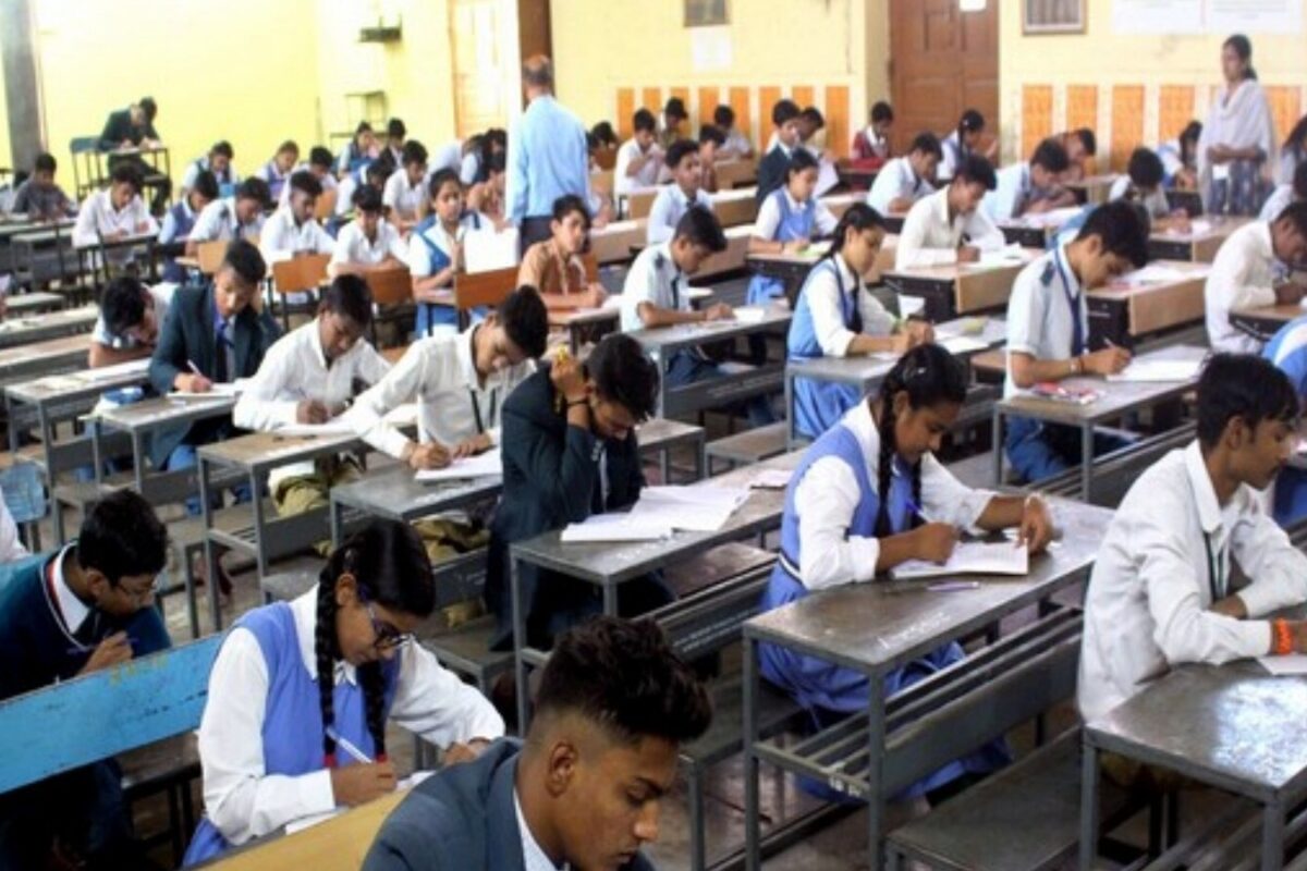 CBSE 12वीं परीक्षा 2026: स्कैन आंसर शीट पाने की डेडलाइन बढ़ी, छात्रों को मिली बड़ी राहत