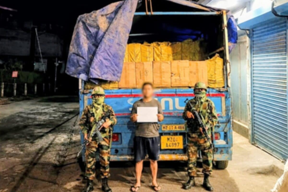 मिजोरम में 35 करोड़ की ड्रग्स और विदेशी सिगरेट जब्त, असम राइफल्स के बड़े ऑपरेशन में 4 तस्कर गिरफ्तार
