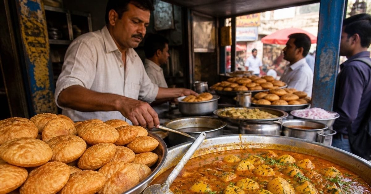 दुकान वाली कचौड़ी के साथ मिलने वाली खट्टी-तीखी आलू की सब्जी घर पर कैसे बनाएं, जानिए